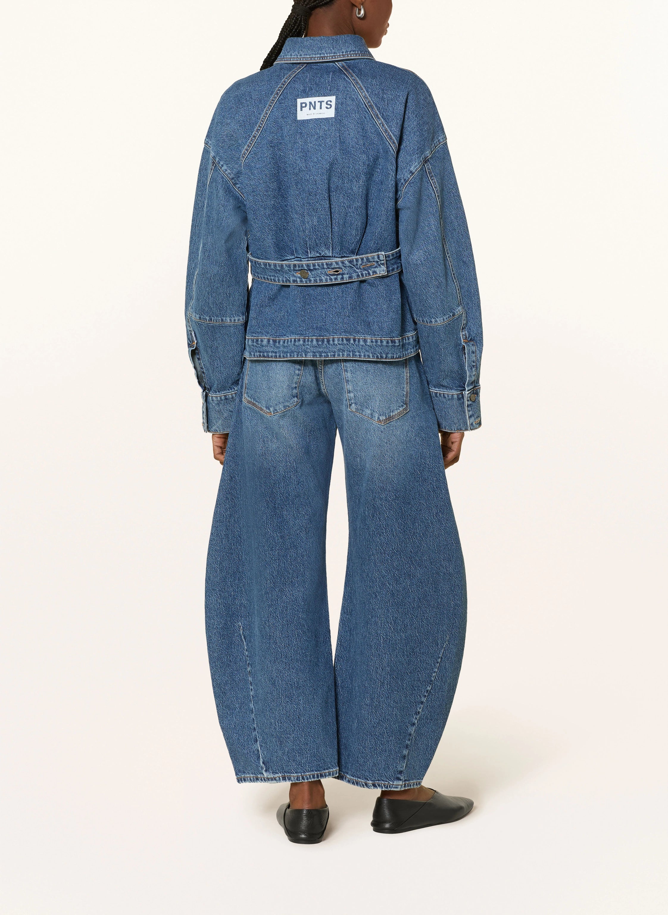 05_ the O shape pnts blue