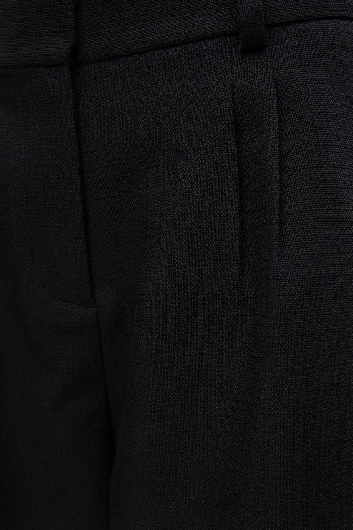 Endore shorts black