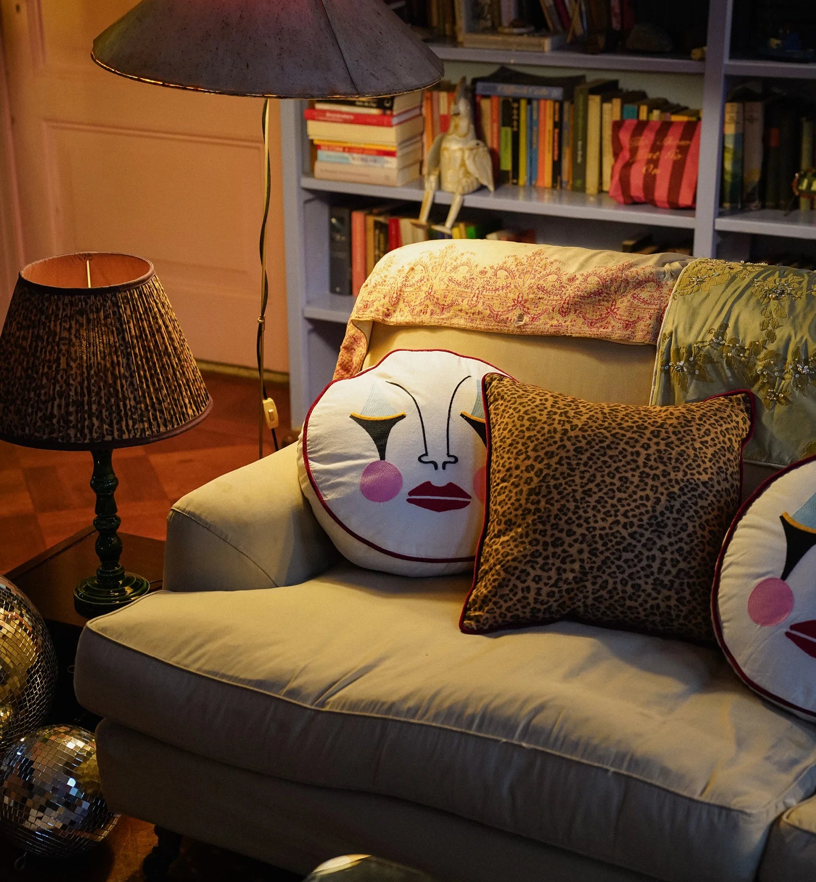 Pierrot cushion