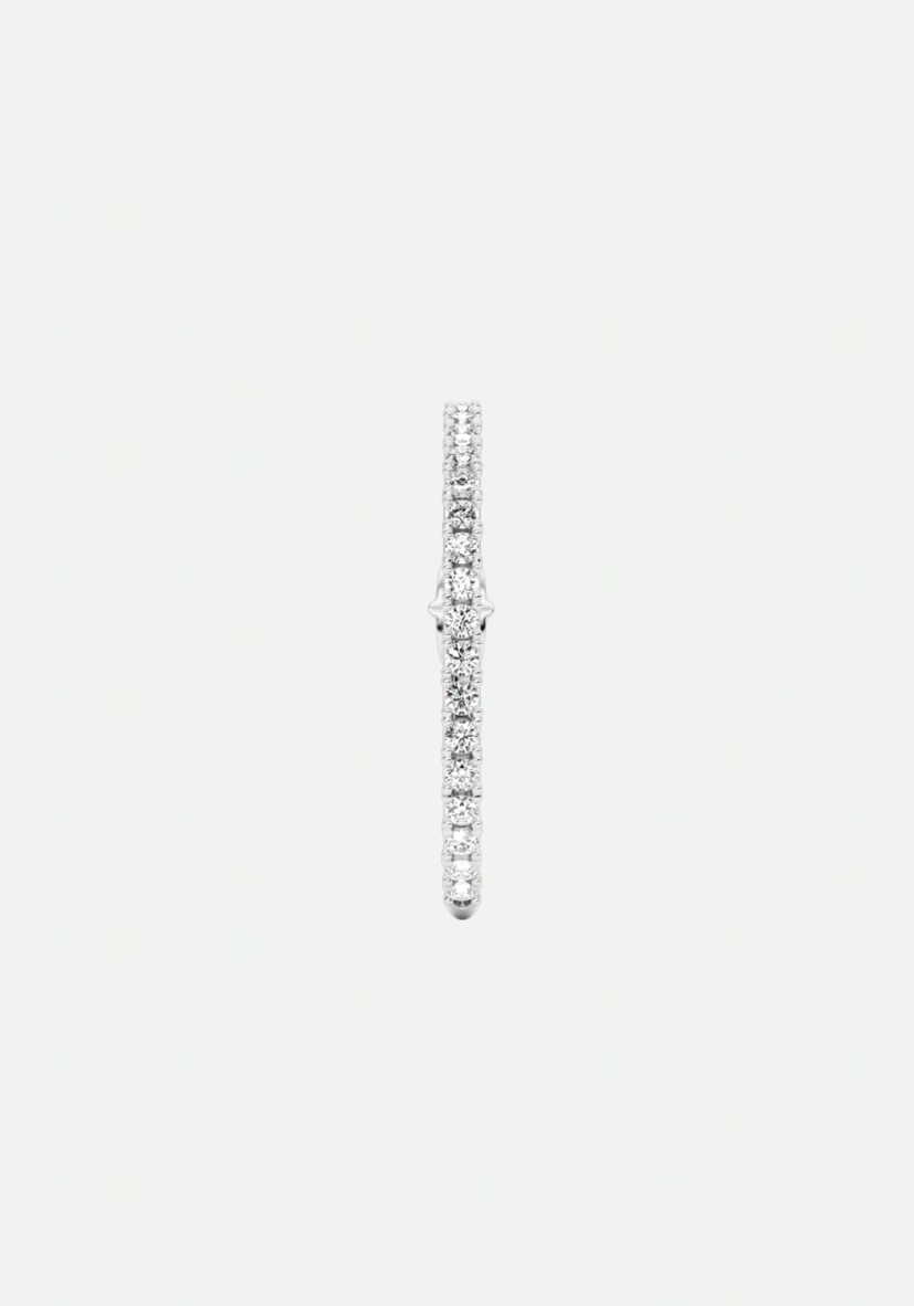 Long diamond hug earstud silver