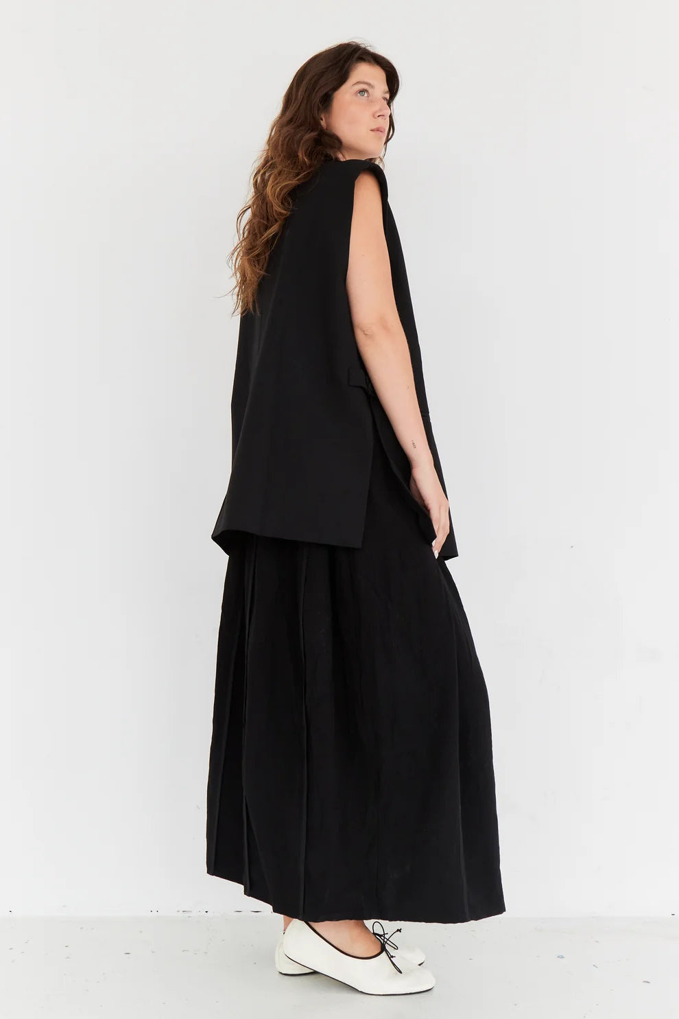 Nea sleeveless jacket black