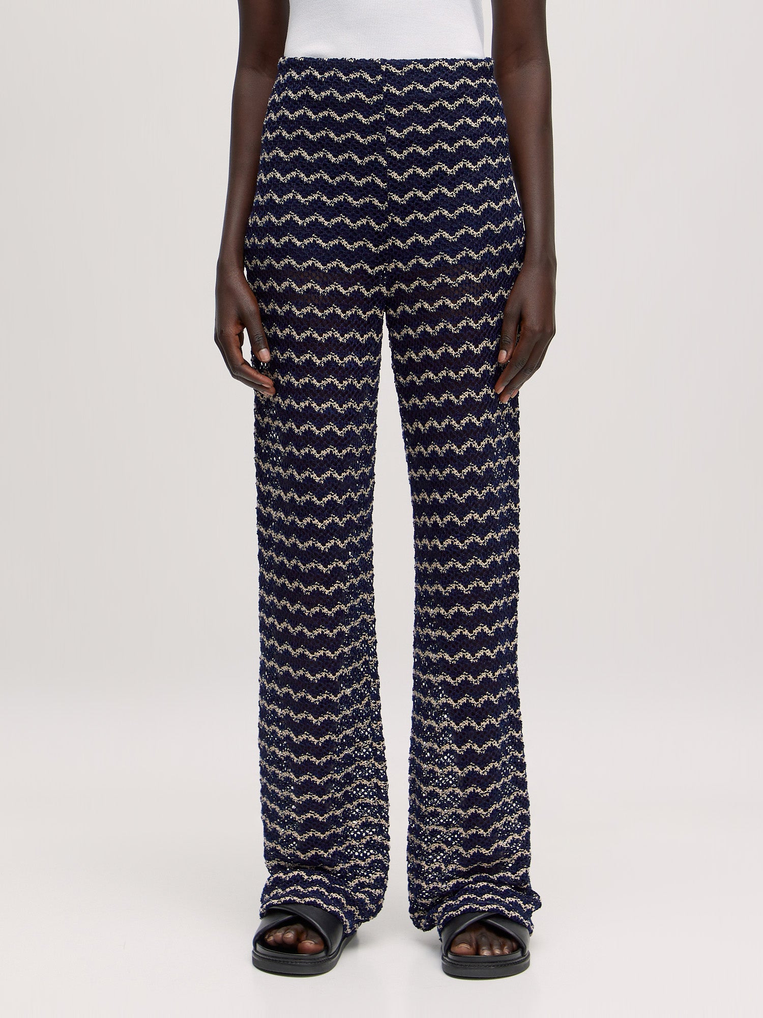 Finn trousers black cream stripes