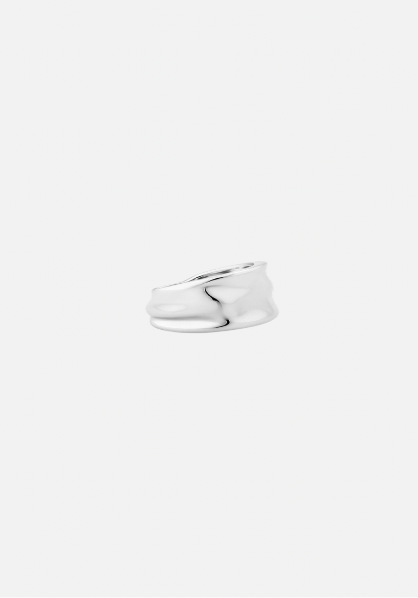 Molten Ara Small Earcuff Silver