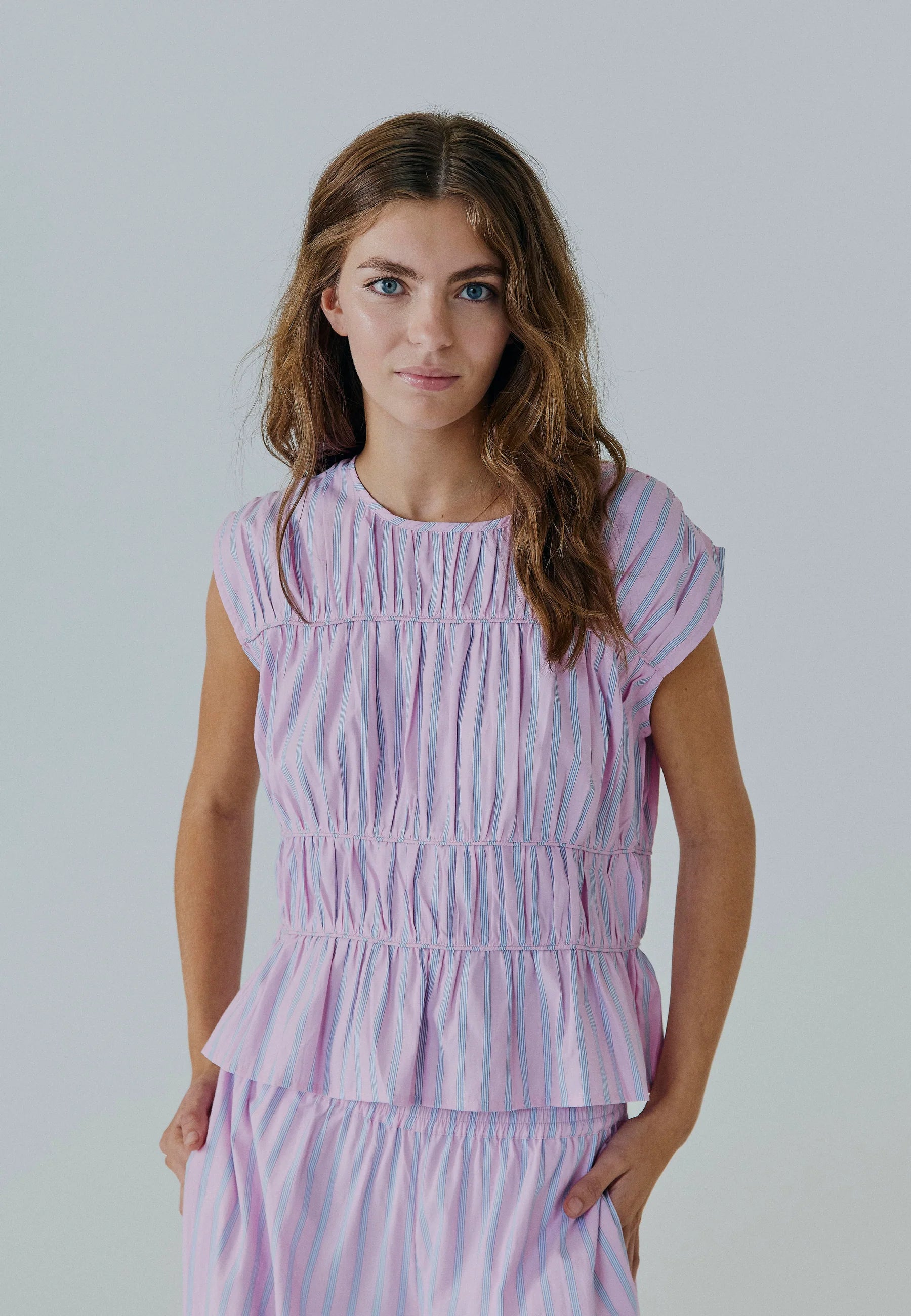 Emily sl top sleeveless blue pink stripe