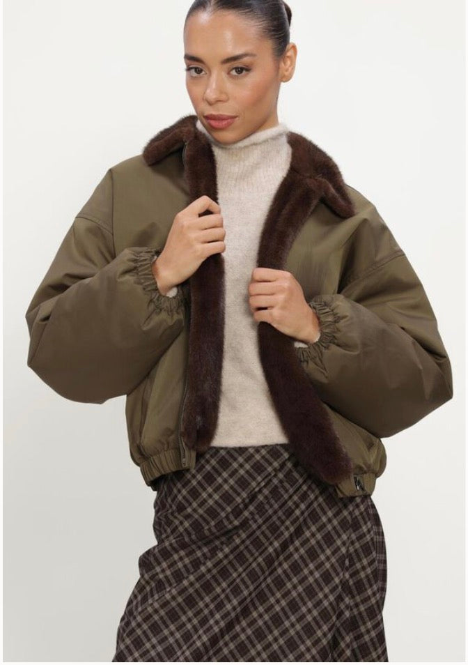 Fur bomber green