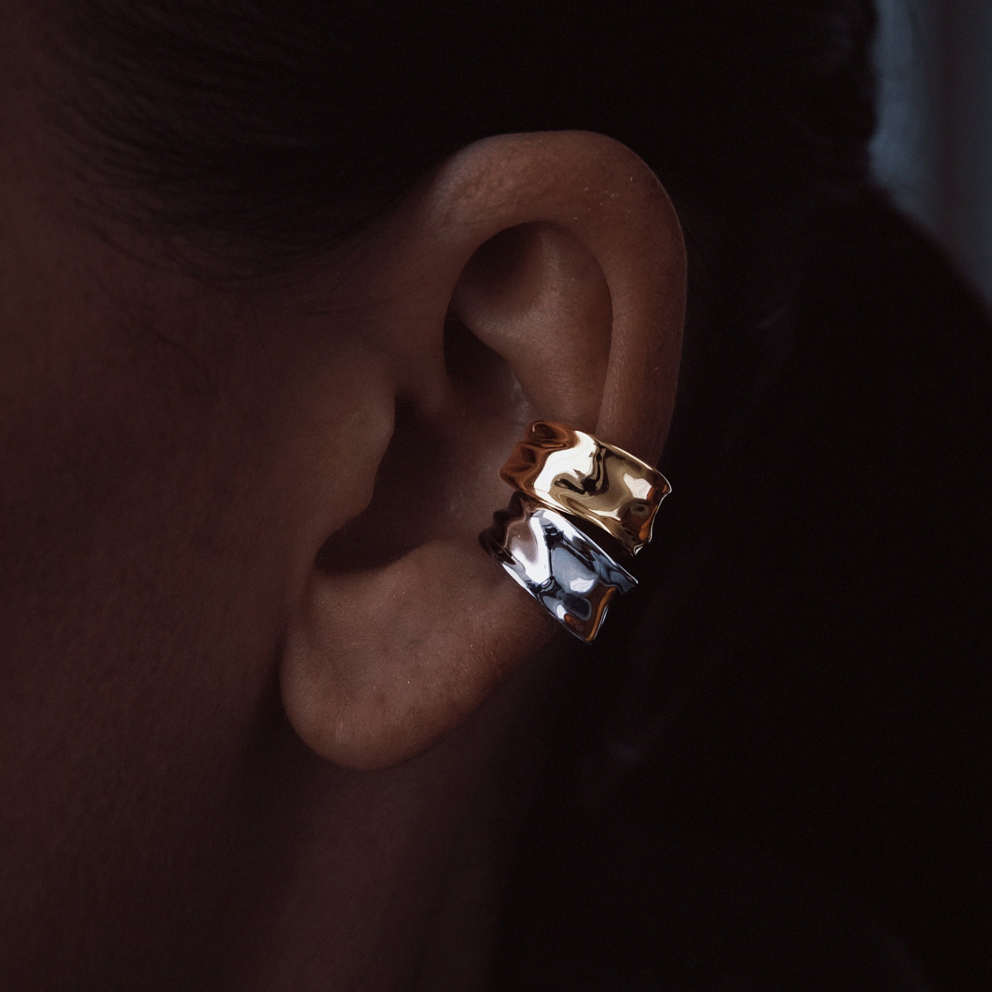 Molten Ara Small Earcuff Gold