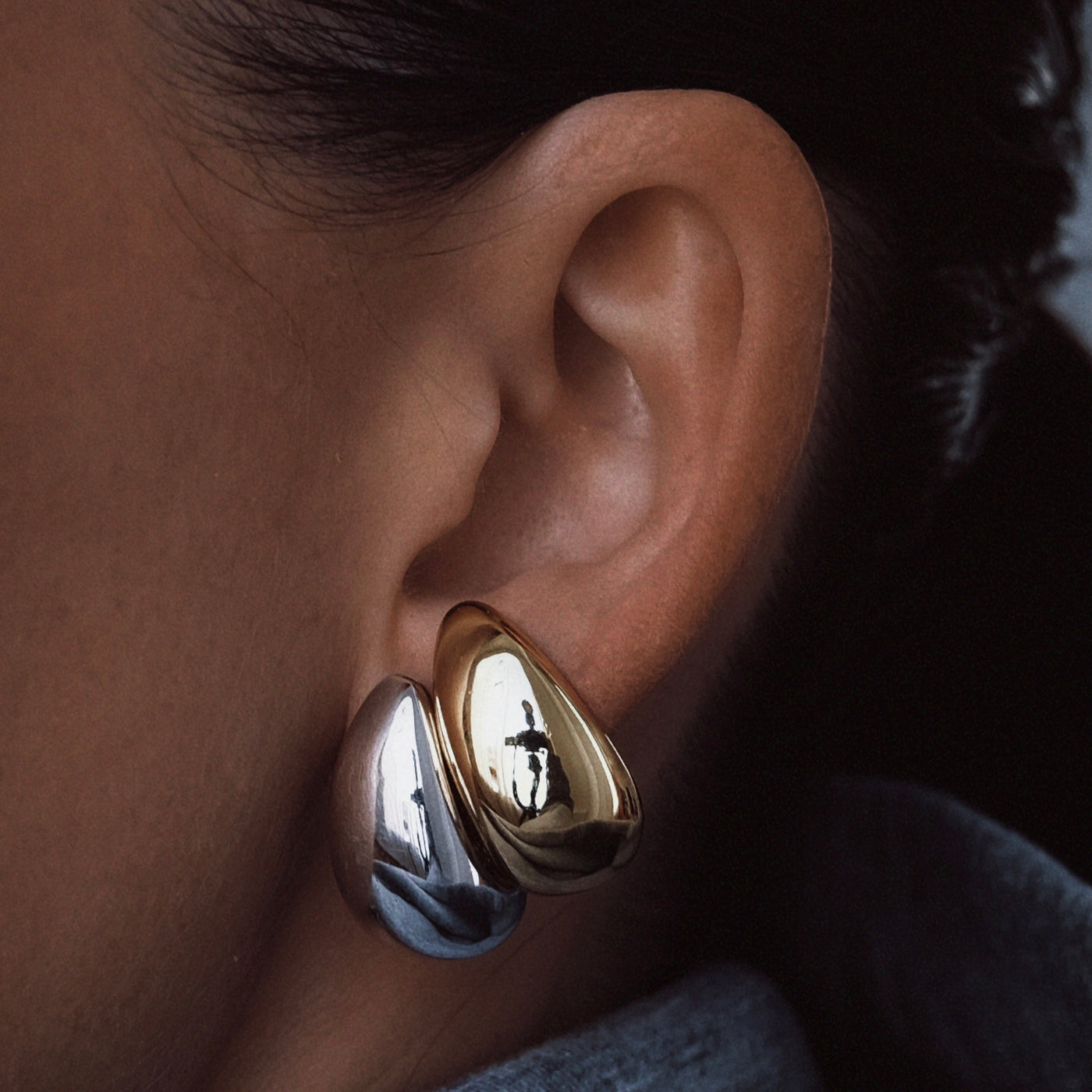 Small Bulb Earstud Gold