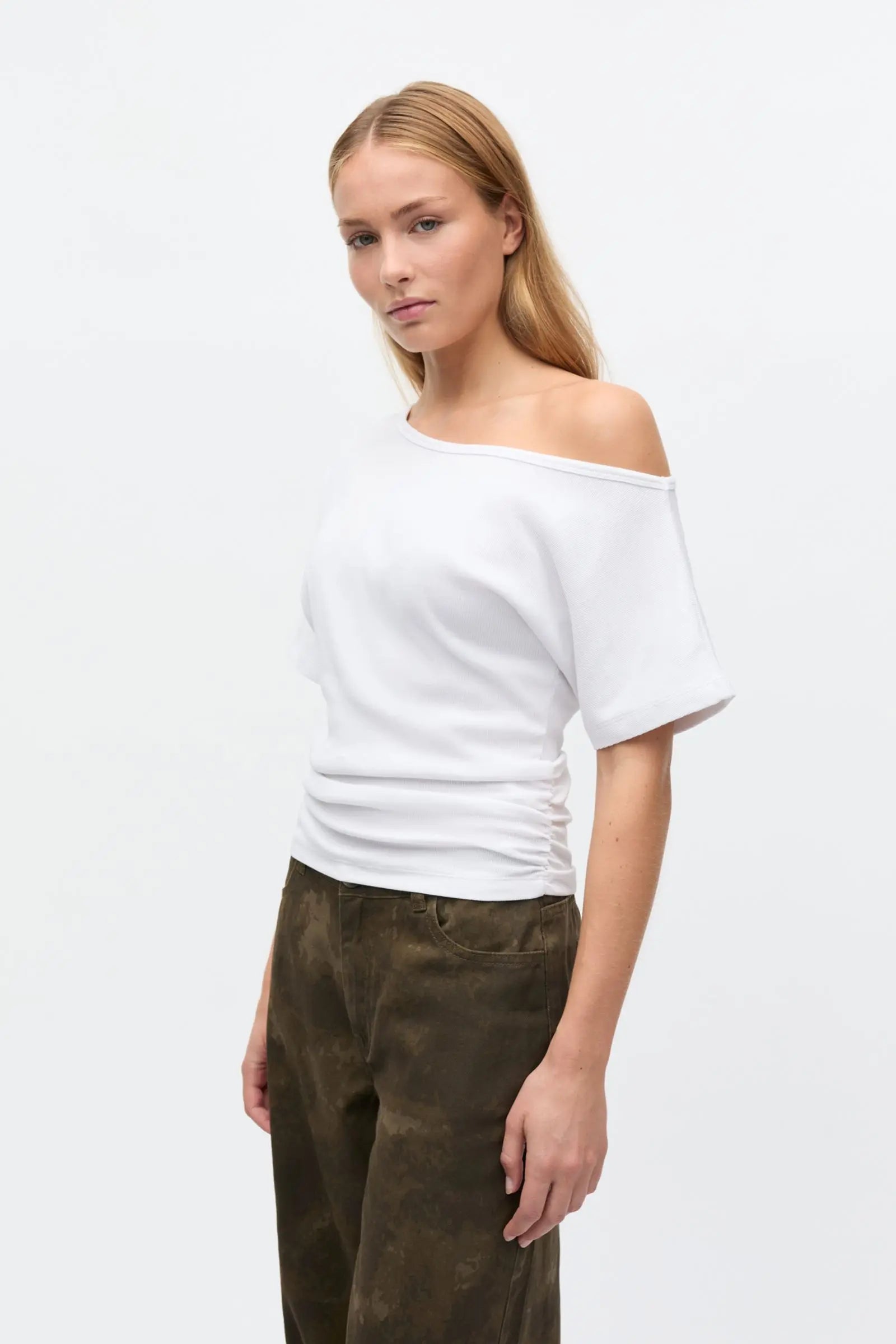 Enally SS O-S Tee White