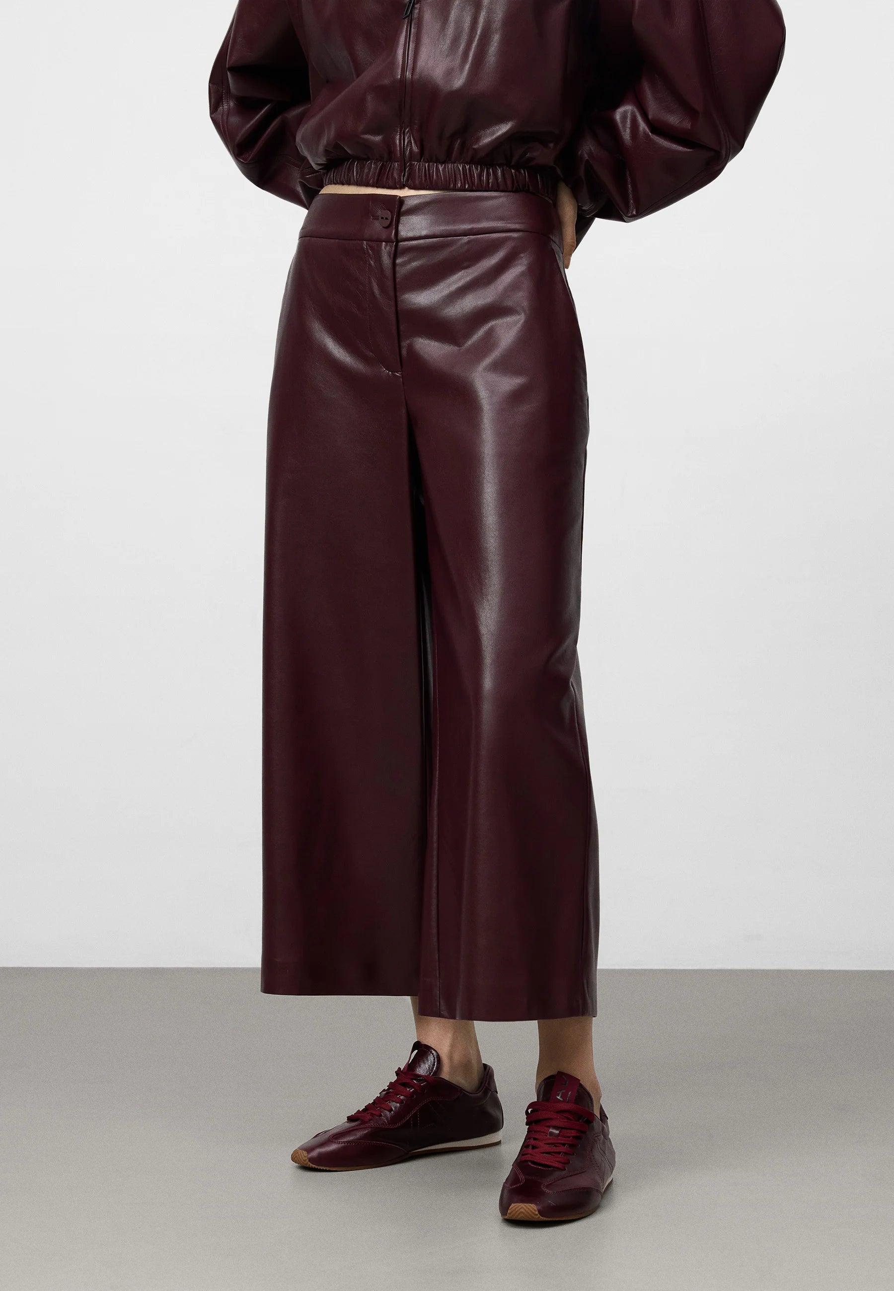 Jona Bermuda Leather Burgundy