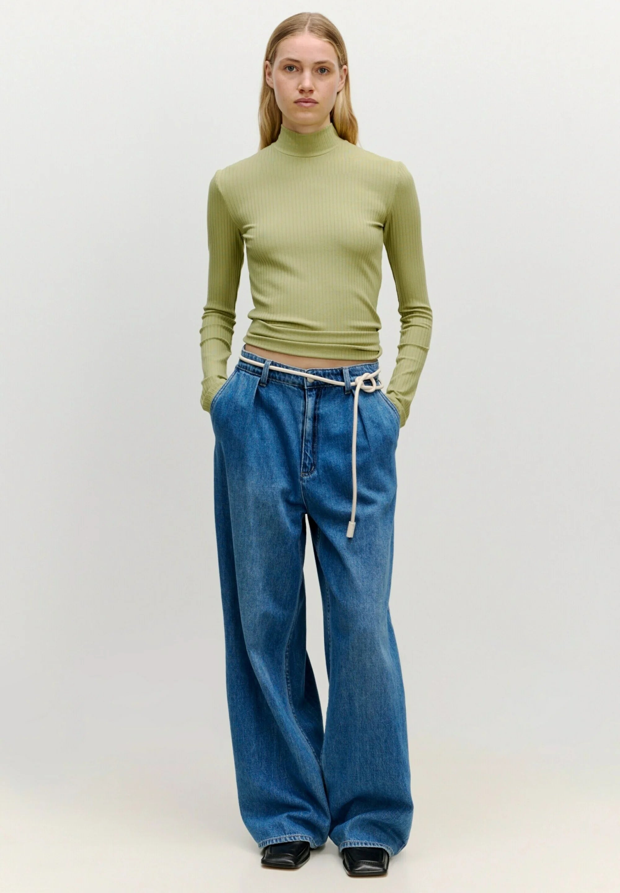 Manon LS Green