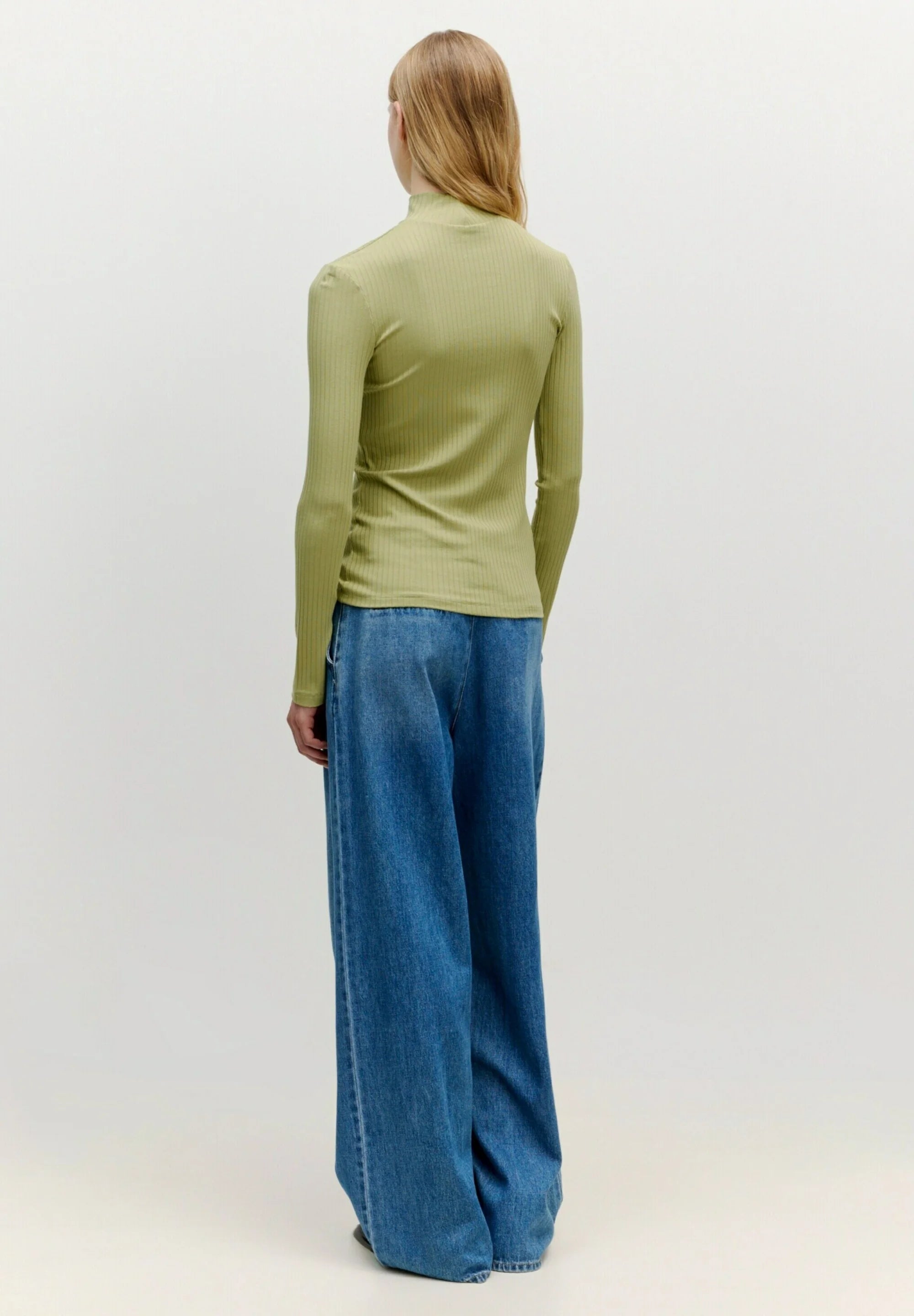 Manon LS Green