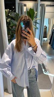 Blue blouse puff sleeves