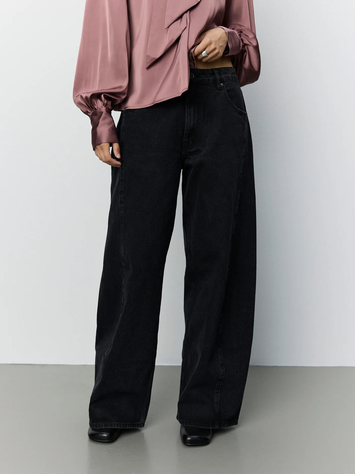 Valorsw barrel fit jeans washed black
