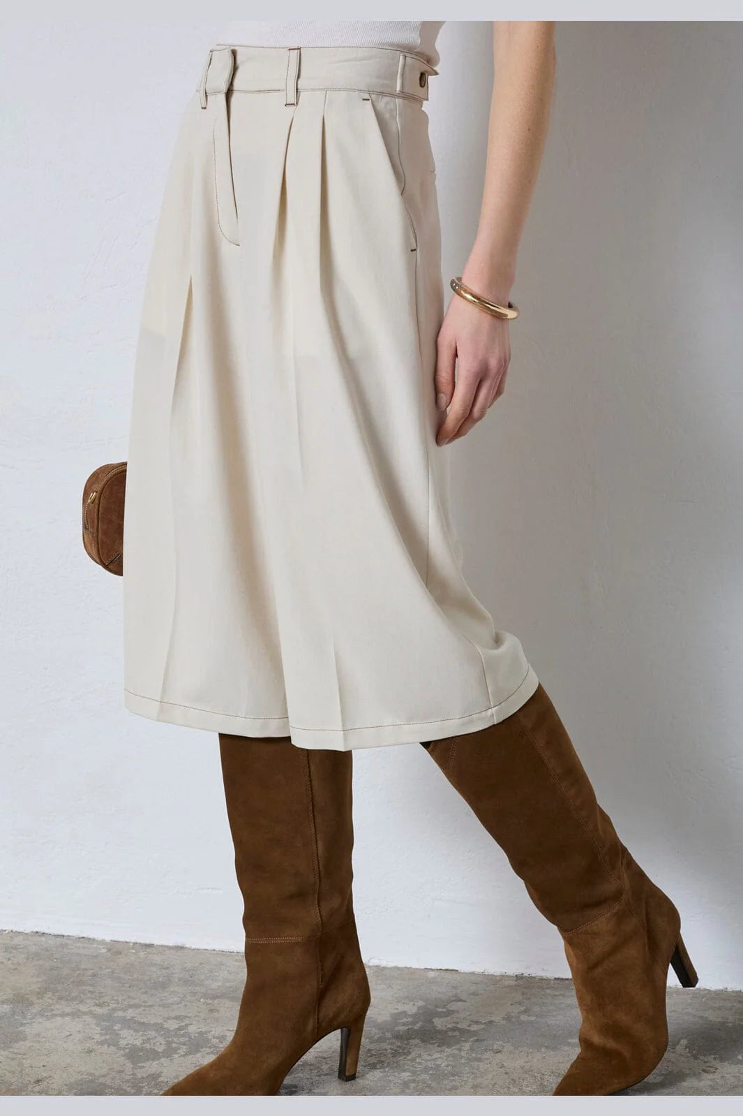 Terry cc pleat bermuda bisquit